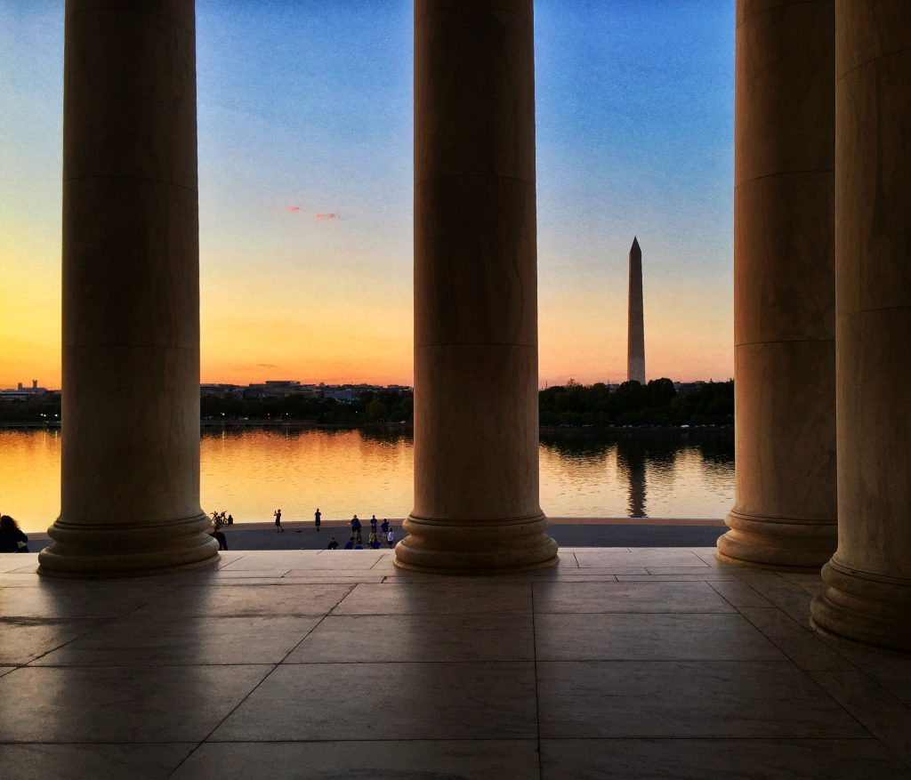 Image of the Washington Monument at sunset